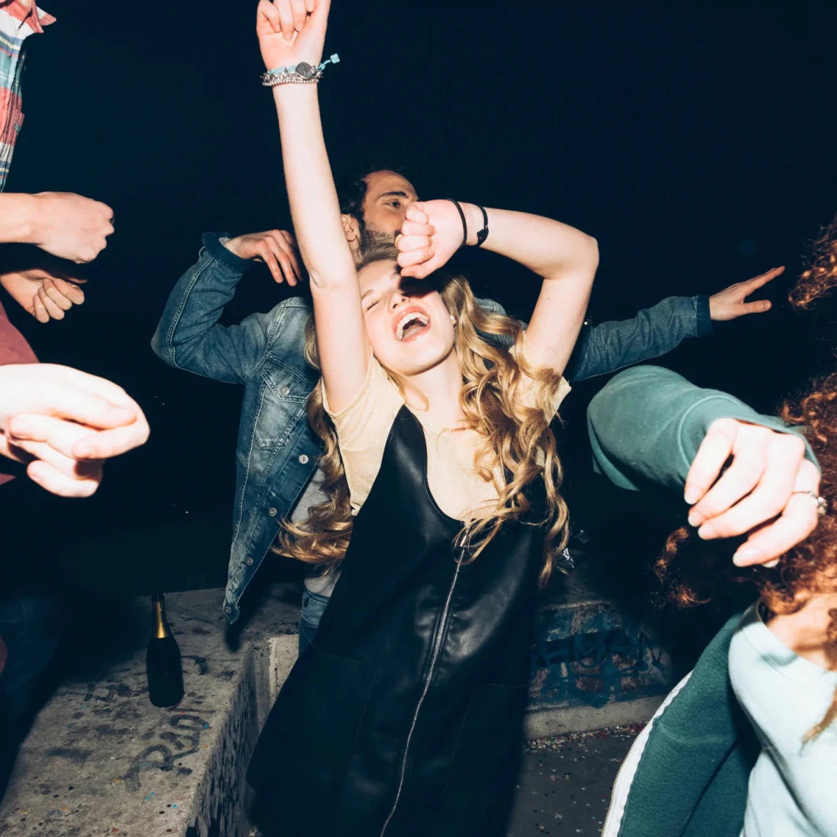 Frau Tanzt, Alkohol, Party